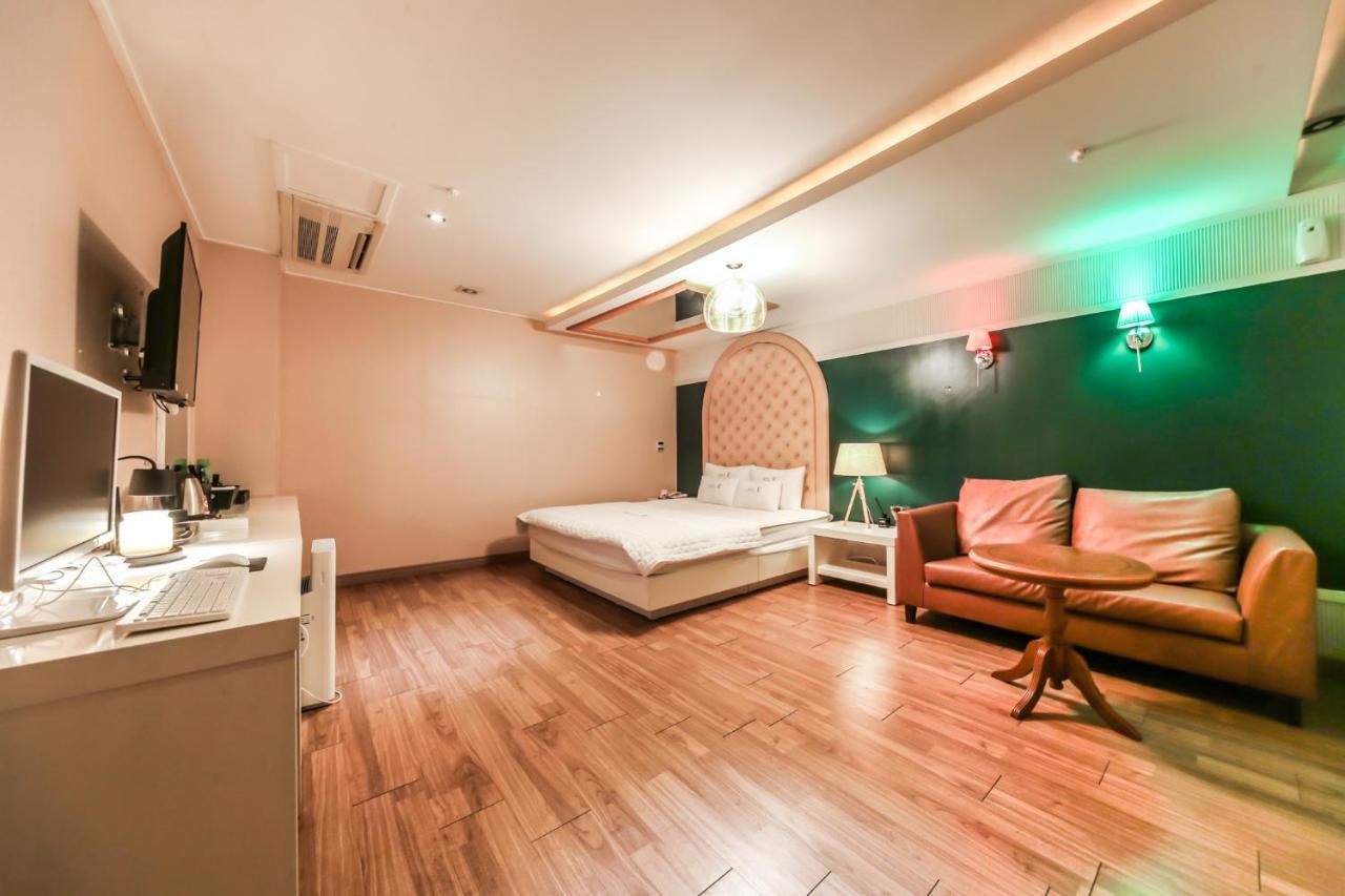 Gimhae Business Hotel K Exteriér fotografie